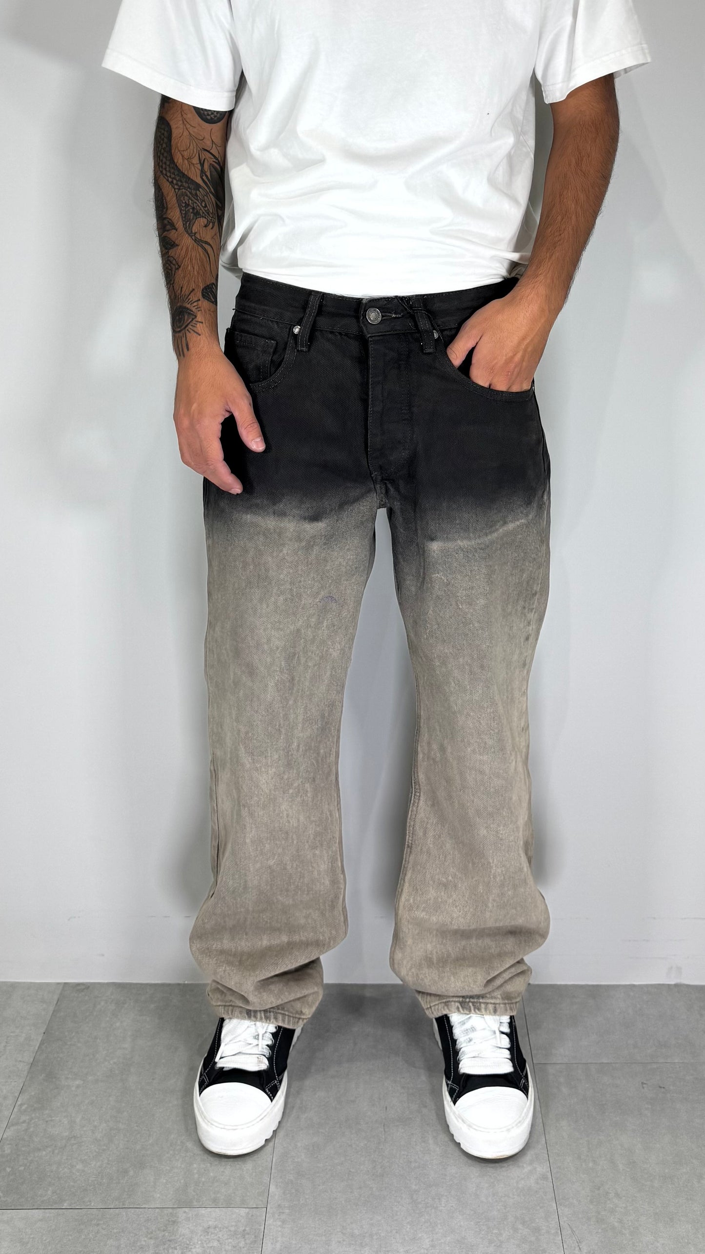 Jeans baggy sfumato sabbiato